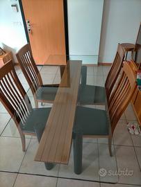 Tavolo in vetro e legno 