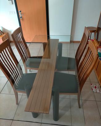 Tavolo in vetro e legno 