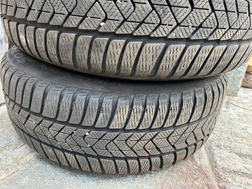 4 gomme invernali e 4 cerchi 225/55-17