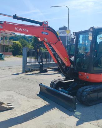 Miniescavatore cingolato usato KUBOTA U48-4