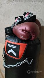 Sacco da boxe + guantoni + bendaggi