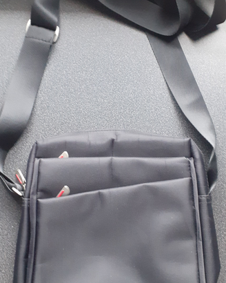 Borsello uomo multitasche