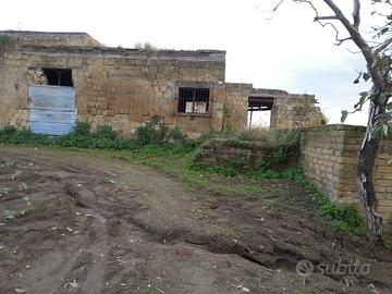 Pozzuoli via cigliano fabbricato più terreno