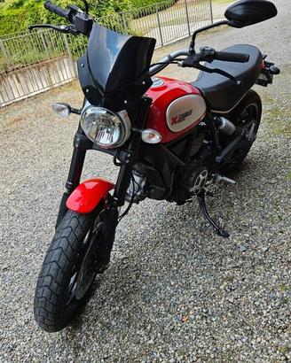 Ducati scrambler 800 ICON RED