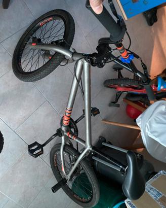 Bmx wipe 320 e bici bambino 14  powpatrol