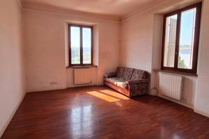 TRILOCALE AL TERZO PIANO CON ASCENSORE !!