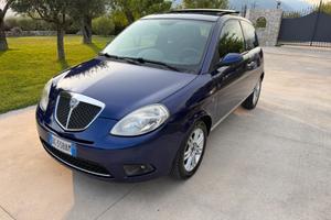 Lancia Ypsilon 1.4 16V Platino