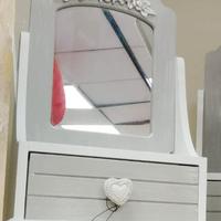 Toilette trucco con specchio