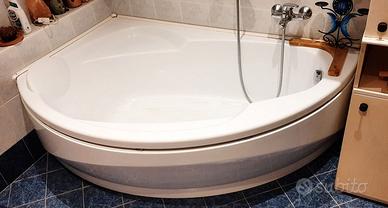 Vasca da bagno ad angolo