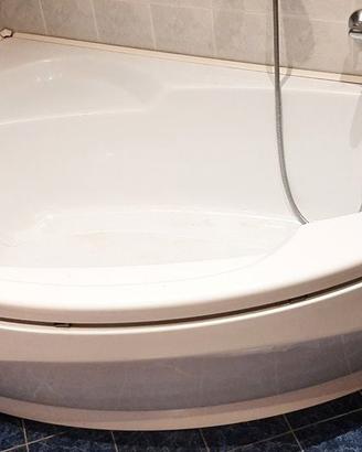 Vasca da bagno ad angolo