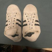 Pantofole sneaker Balvi stile Adidas Superstar