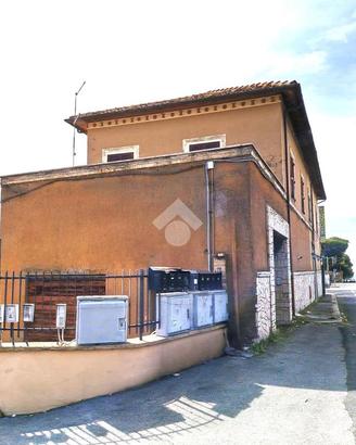 CASA SEMINDIPENDENTE A CASTEL GANDOLFO
