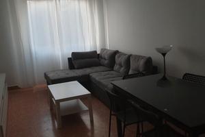 Pero (Mi) privato affitta ampio bilocale arredato