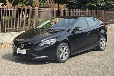 VOLVO V40 D2 Kinetic