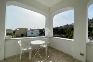 2 LOCALI A BARANO D'ISCHIA