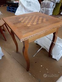 Tavolo in legno per dama/scacchi