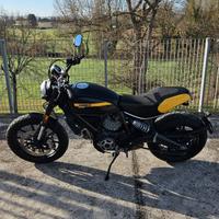 DUCATI SCRAMBLER 800 FULL THROTTLE