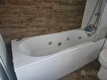 Vasca idromassaggio rettangolare