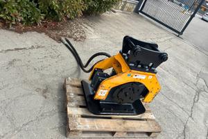 M178- PIASTRA VIBRANTE PER ESCAVATORE O TERNA 500K