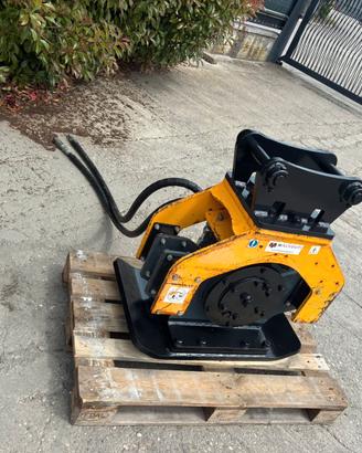 M178- PIASTRA VIBRANTE PER ESCAVATORE O TERNA 500K