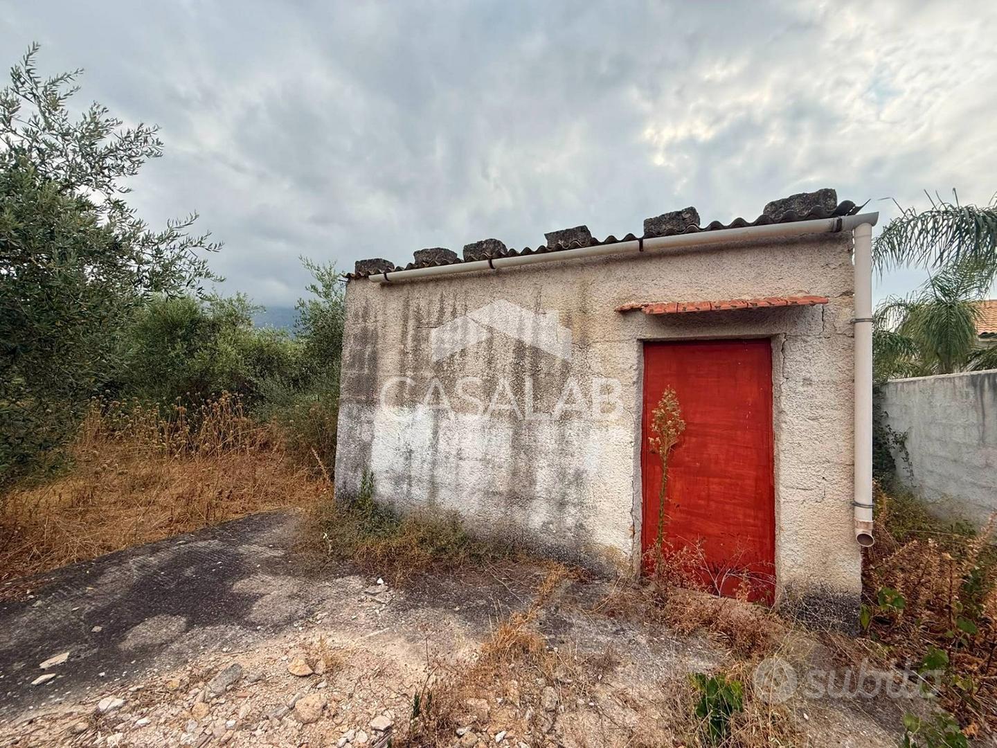 Terreno con magazzino - Vista 3