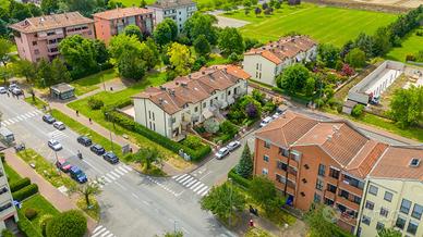 VILLA A SCHIERA A PARMA