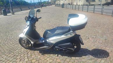 Piaggio Beverly 350 sport touring i.e. ABS ASR
