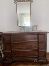 Cassettone antico intarsiato