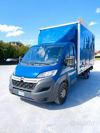 Citroen Jumper con pedana di carico idraulica