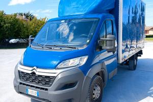 Citroen Jumper con pedana di carico idraulica