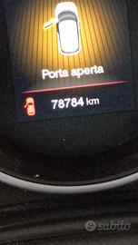 si vende auto