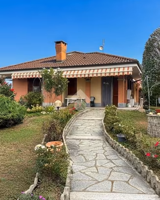 VILLA SINGOLA A SAN MAURIZIO CANAVESE