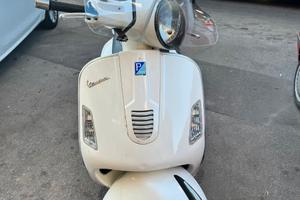 Intramontabile vespa 300 gts