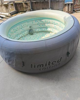 Piscina idromassaggio