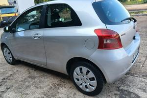 Toyota Yaris 1.0 3 porte Sol