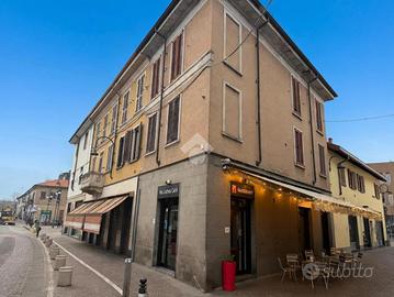 2 LOCALI A GORGONZOLA