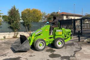 P98 Mini pala 25 q.li snodata