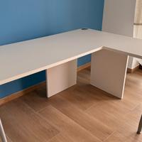 Scrivania bianca x ufficio/studio