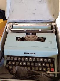 MACCHINA PER SCRIVERE OLIVETTI LETTERA 32