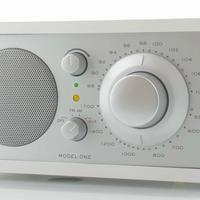 Radio Tivoli model one bianco/argento. Perfetta