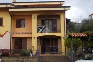 PORZIONE DI TRIFAMILIARE A CASTROLIBERO