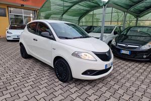 Lancia Ypsilon 1.0 FireFly S&S Hybrid Ecochic Silv