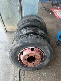 4 pneumatici hankook e cerchi completi