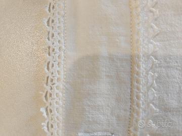 2 coppie di Federe  per cuscini con ricamo in file