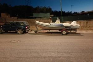 Gommone 5.80 motore 40/70 CV carrello