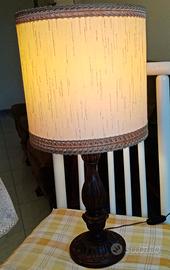 Lampada elegante con paralume