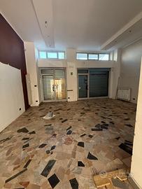 Fabbricato. Commerciale