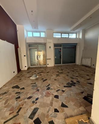 Fabbricato. Commerciale