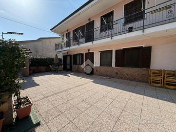 5 LOCALI A PISCINA