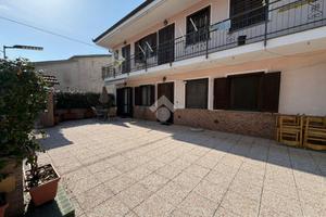 5 LOCALI A PISCINA